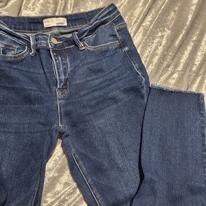 Verve stretch skinny Jean without holes, frayed hemline